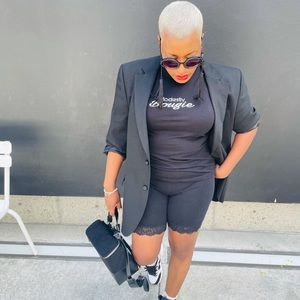 Meet your Posher, Modestly